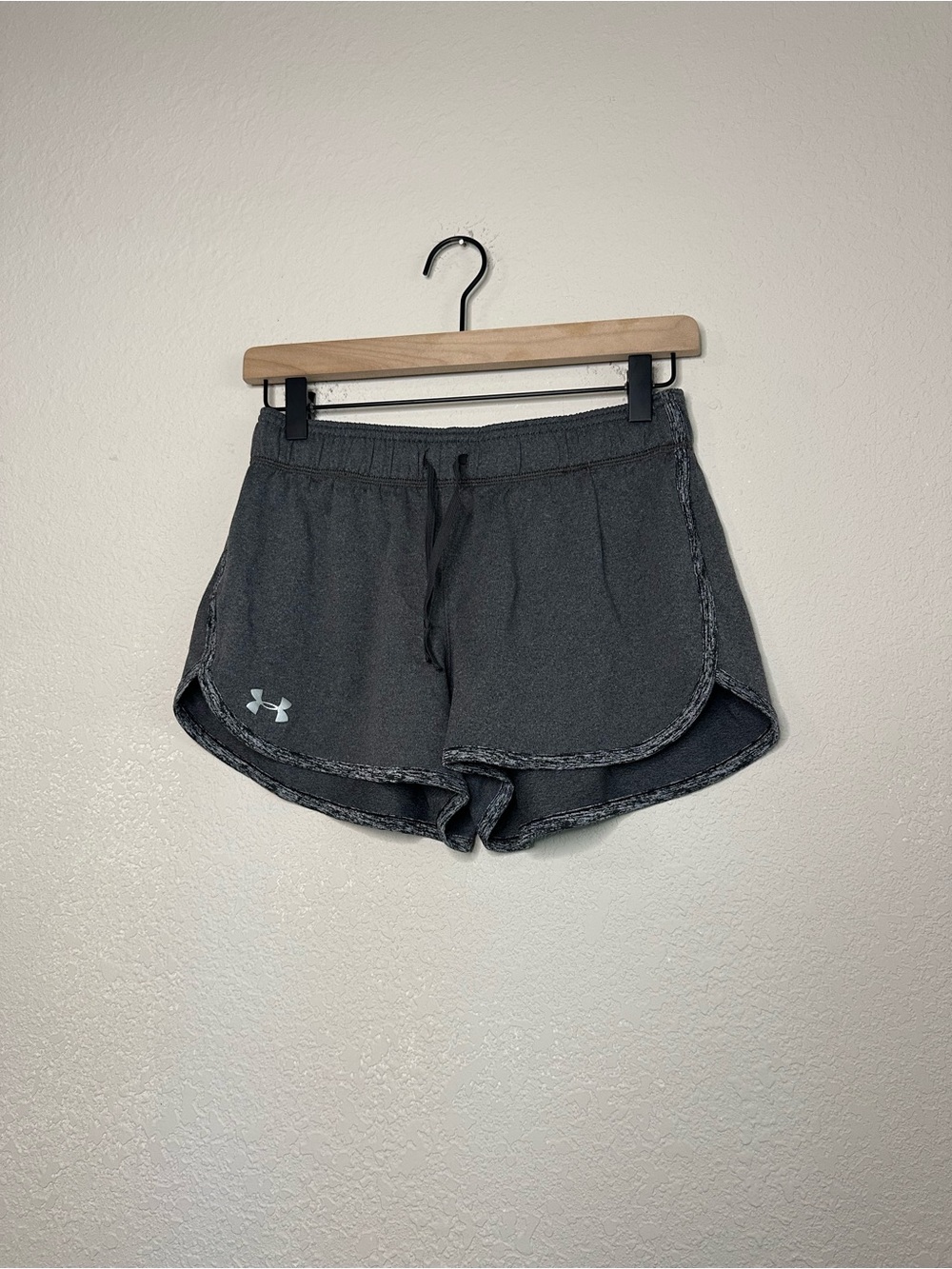 Under Armour Women's Charcoal Gray Athletic Shorts Size Small